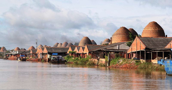 VINH LONG – A RED KINGDOM IN SOUTHERN VIETNAM VINH LONG – A RED KINGDOM IN SOUTHERN VIETNAM