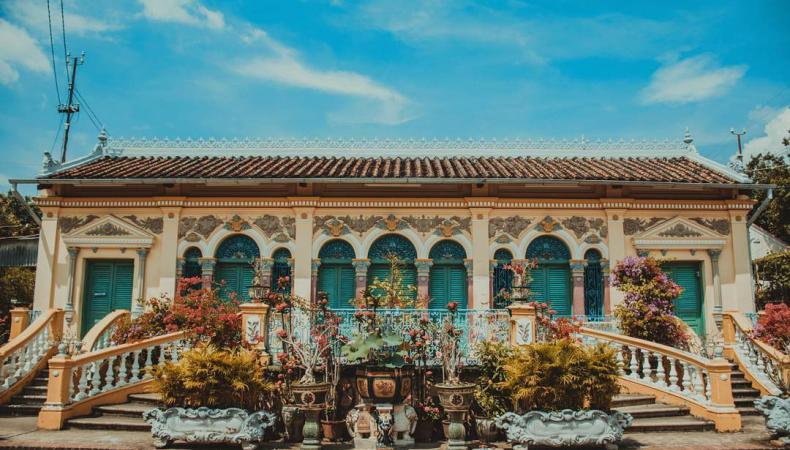 THE MOST BEAUTIFUL ANCIENT HOUSE IN THE WEST THE MOST BEAUTIFUL ANCIENT HOUSE IN THE WEST